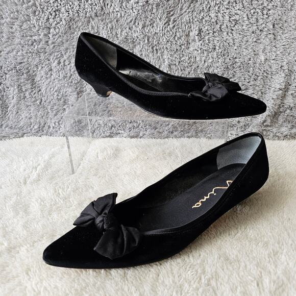 Nina‎ Women Velvet Bow Pointed Toe Slip On Mini Kitten Heels Size 9M Black Fairy - Picture 1 of 4